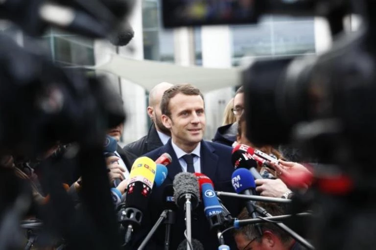 Άνετη πρωτιά Μακρόν στις ευρωεκλογές – Καλπάζει το κόμμα στις δημοσκοπήσεις